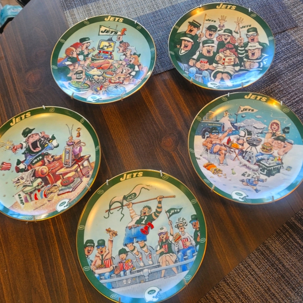Jets Themed Decorative Plates Set